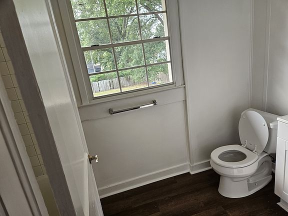5th image of 917 Pecan Blvd