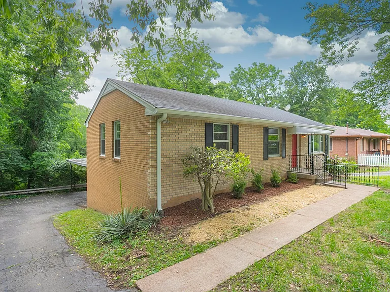4933 Millerwood Dr — Photo 41
