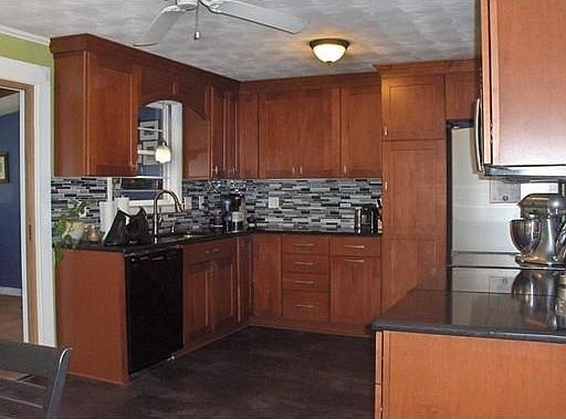5th image of 26 Birchwood Dr