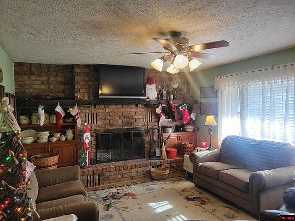 2nd image of 283 Wyandotte Dr