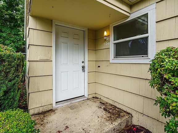 4th image of 526 NE 2nd Ave