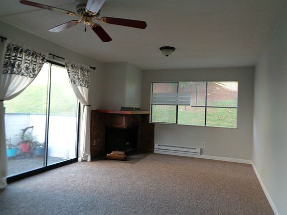 2nd image of 12715 NE 144th St APT D