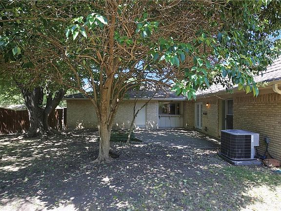 4th image of 626 Flamingo Way