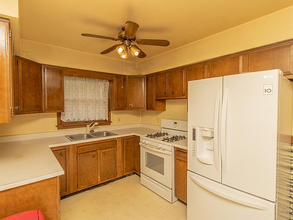 5th image of 263 Bel Aire Dr