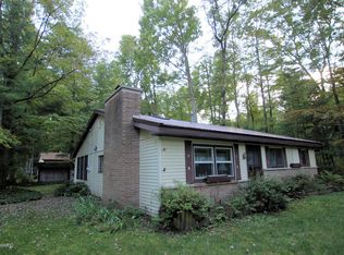 8440 E 16th St, White Cloud, MI 49349