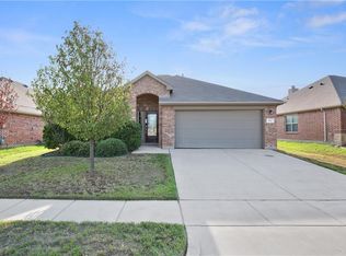 452 Paddle Dr, Crowley, TX 76036