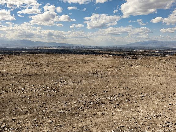 3rd image of 551 Rock Peak Dr