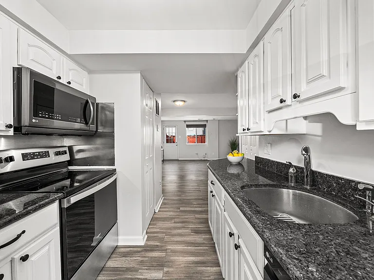 8607 Kenosha Ct — Photo 7