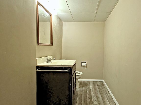 2nd image of 1000 W Browning St