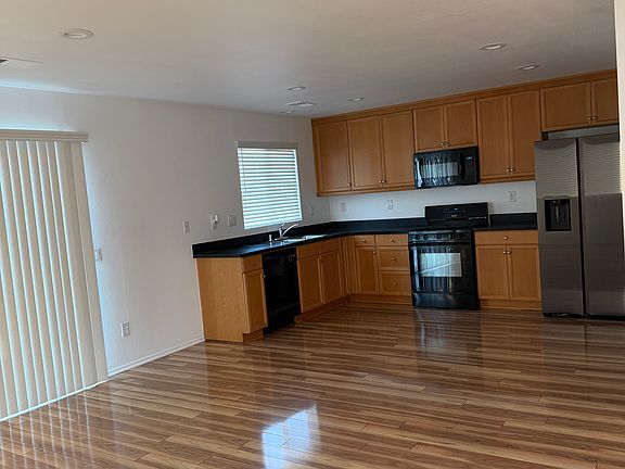 3rd image of 7360 Prairie Island Cir