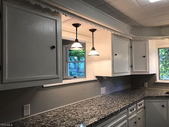 5th image of 5952 Lake St