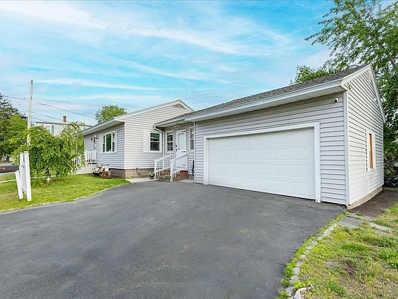 3rd image of 5 Meriline Ave