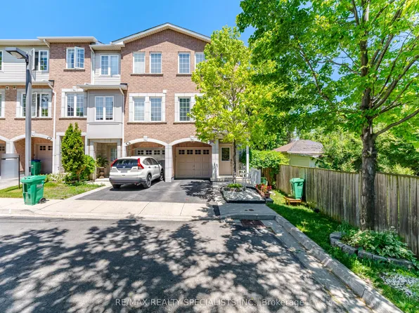 3071 Treadwells Dr #1, Mississauga, ON L4X 0A1