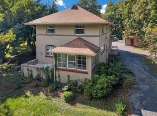 10305 Thorpe Ave, Saint Louis, MO 63114