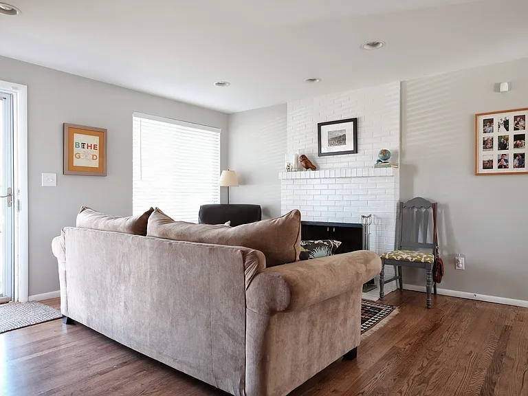 1374 S Niagara St — Photo 14