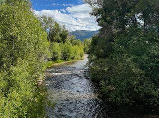 910 E River Ln, Oakley, UT 84055