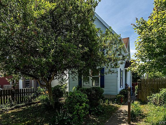 3rd image of 228 W Tupper St