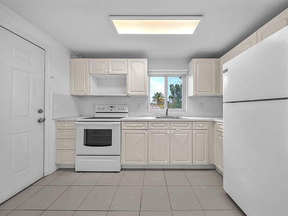 3rd image of 1853 SW 17th St APT 2