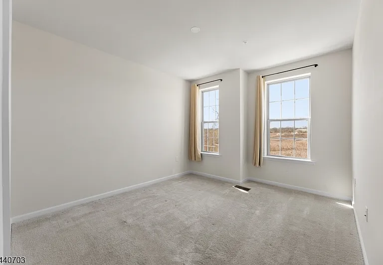 19 S Davenport St — Photo 15