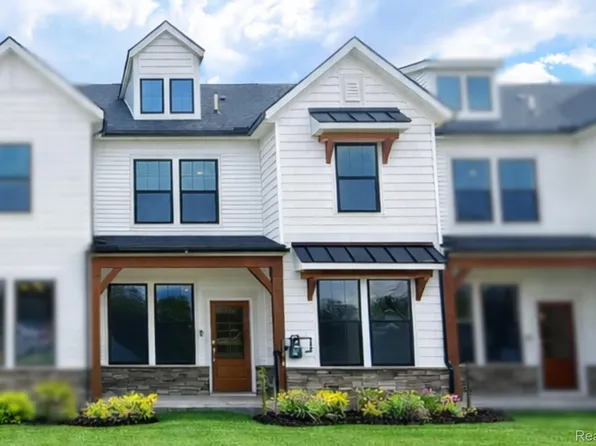 277 Lantana Dr, Brighton, MI 48116