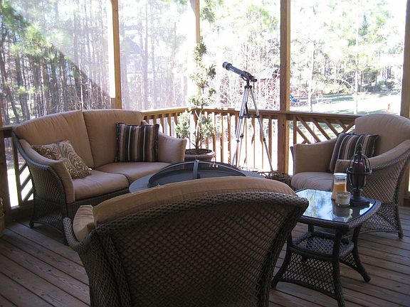 wonderful 3-season screened porch