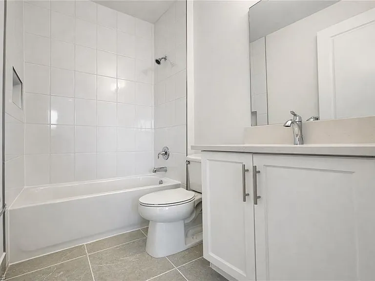12770 Woodbury Dr — Photo 15