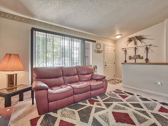 3rd image of 3025 Laurence Ct