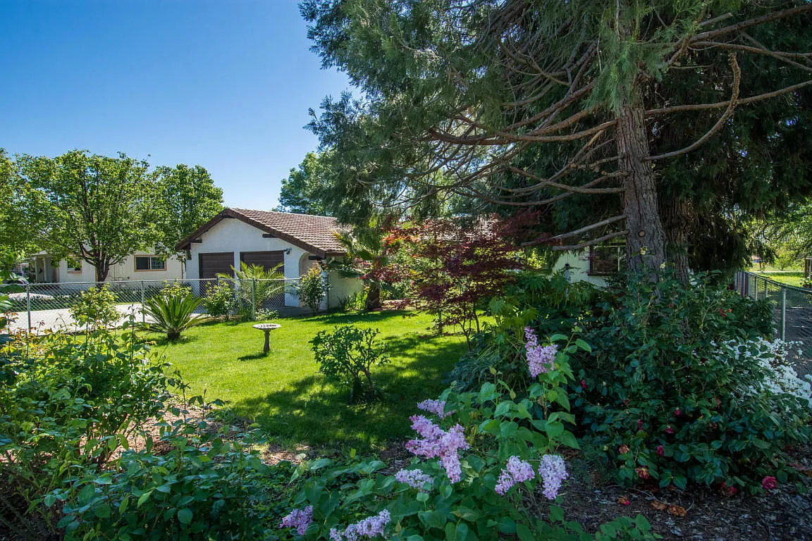 20585 Linda Ln photo 1