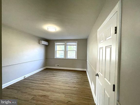 5th image of 1528 Upshire Rd APT 1