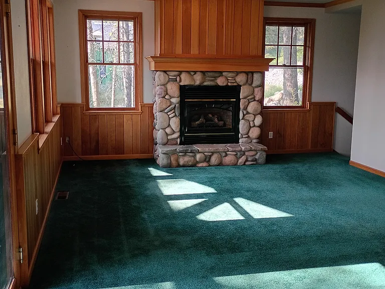 268 Lakeview Dr — Photo 3