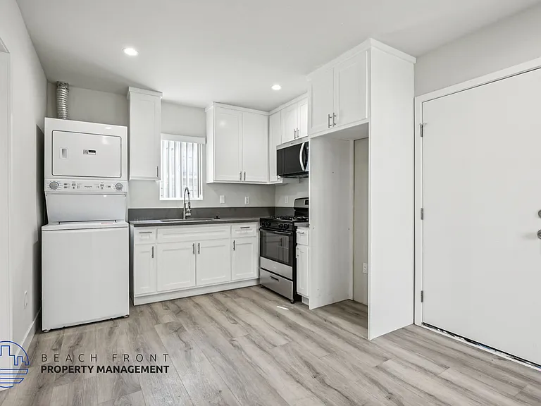 716-722 East 7th Street — Photo 31