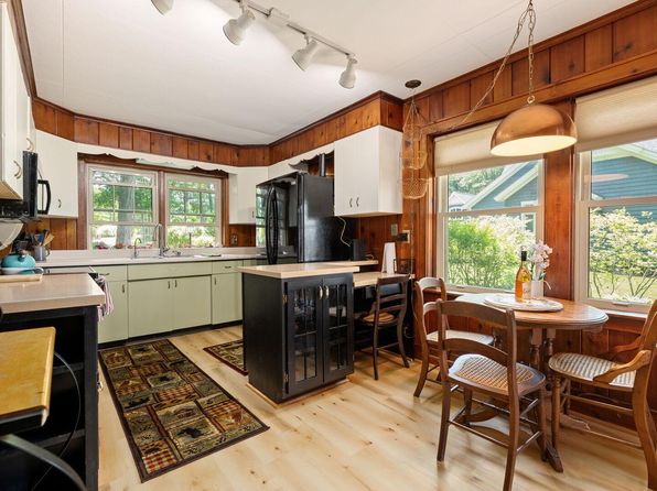 843 N South Long Lake Rd