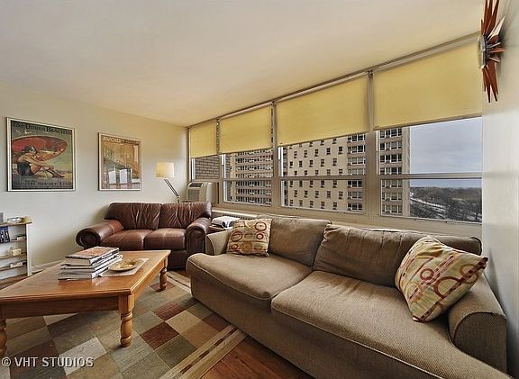 4th image of 3950 N Lake Shore Dr #1028
