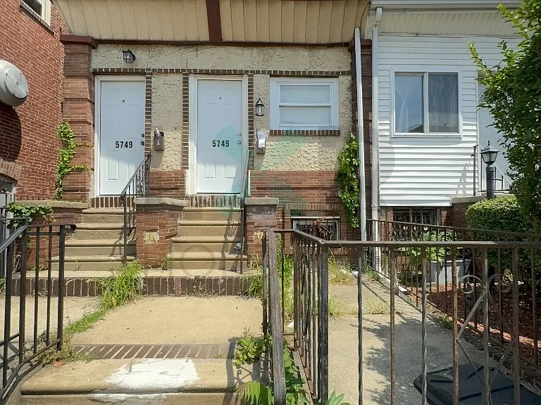 5749 Walnut St — Photo 3