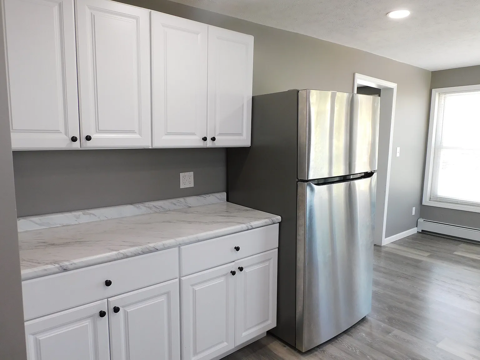 3 bed, 1200 sqft, $1,100 — Photo 4