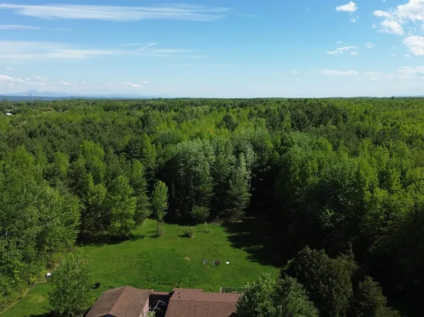 83 Hyde Road, Grand Isle, VT 05458