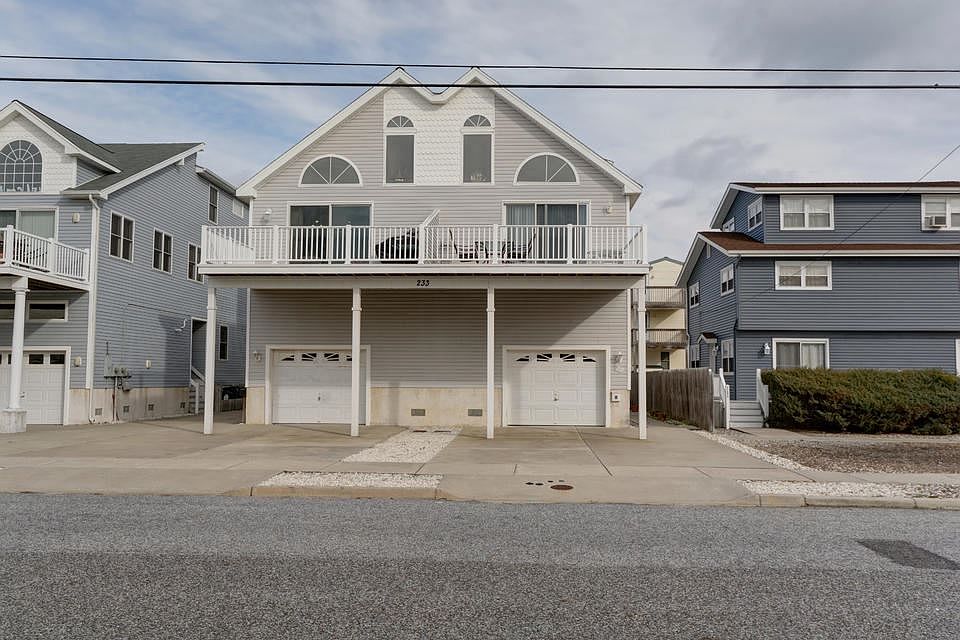 1st image of 233 39th St #W