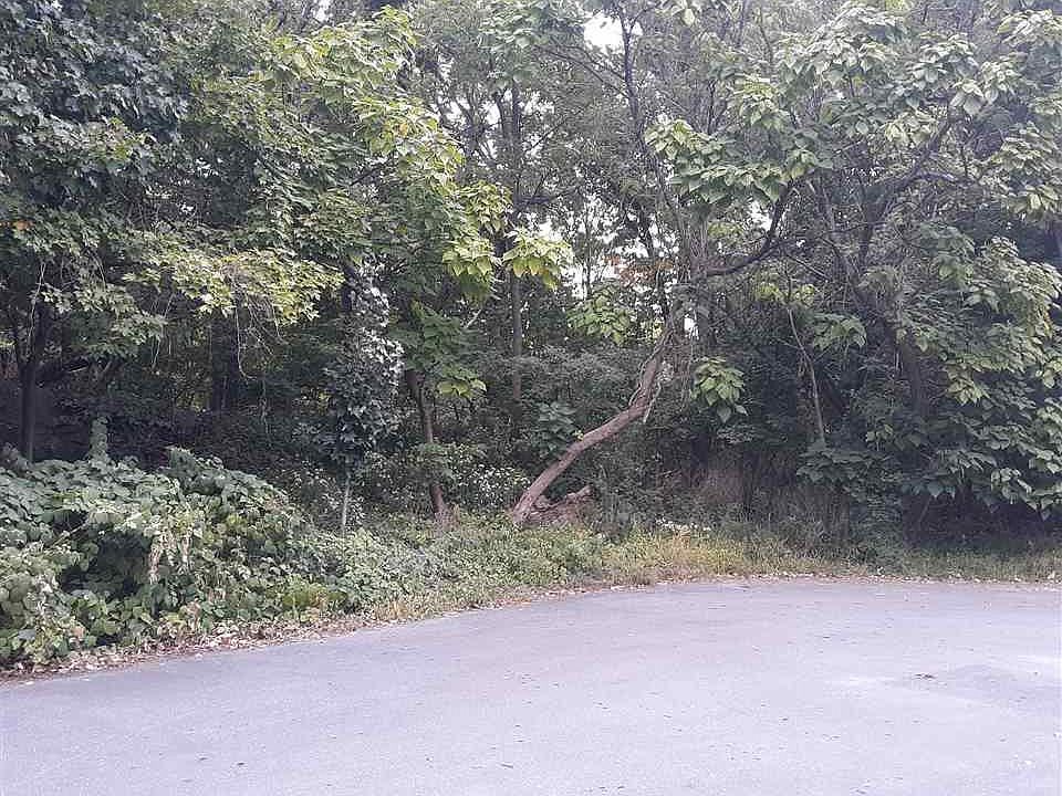 1st image of 198 Park Ln
