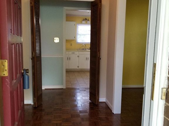 4th image of 4527 Lee Dr NW