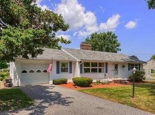 38 Davis St, North Andover, MA 01845