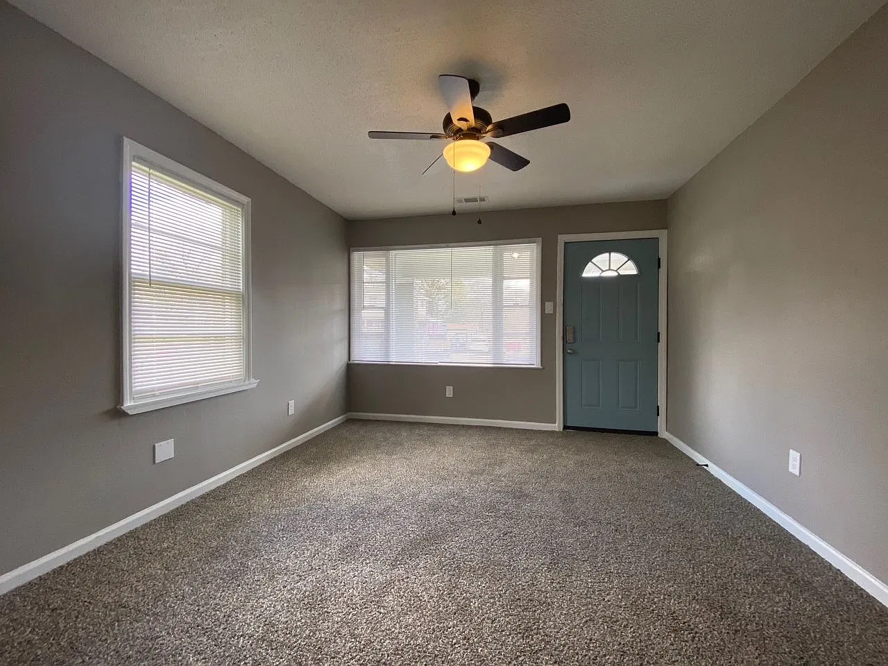 1641 S Cooper St — Photo 4
