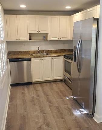5th image of 363 Capri Pl #H