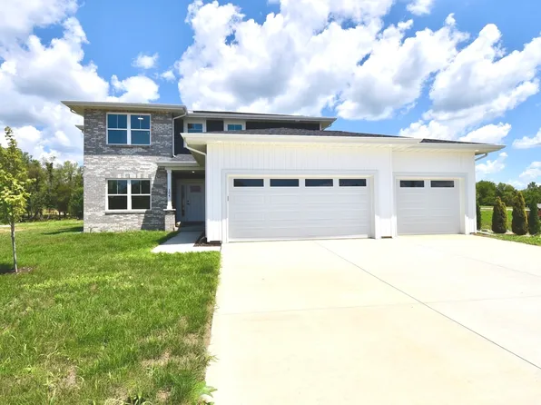 104 Raef Rd, Downs, IL 61736