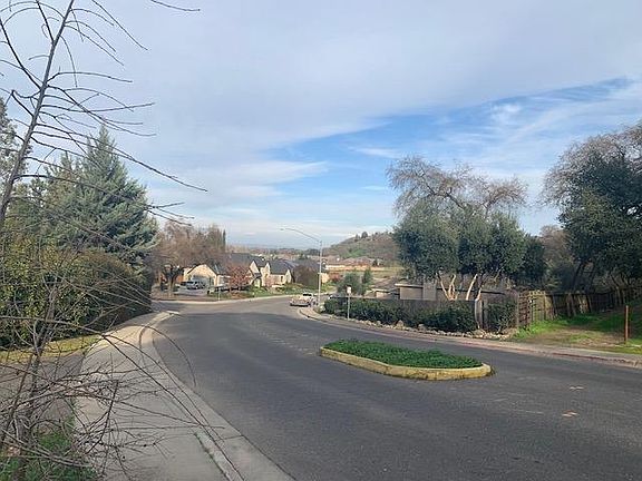 5th image of 9909 Fox Borough Dr