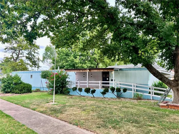 1328 N 8th St, Independence, KS 67301