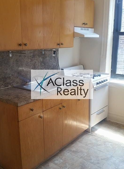 1st image of 3056 45th St APT 3R