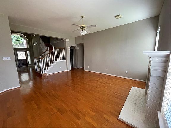 3rd image of 2326 Edgewood Dr