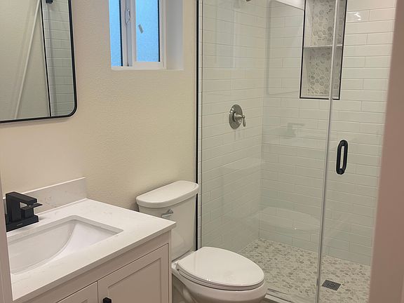 2nd image of 654 Forest Loop Dr #1/2