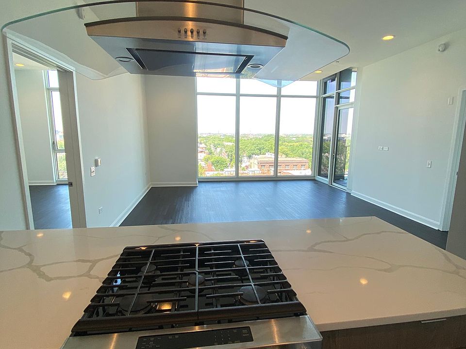 1st image of 2470 N Lincoln Ave #1015