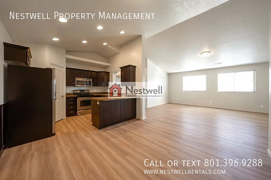 Stunning Top-Floor Midvale Condo! — Photo 3